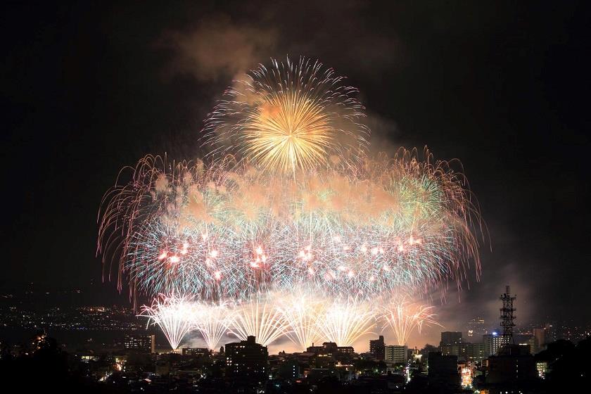 画像: ＜ひとり旅＞『ホテル屋上席からゆったり観賞！諏訪湖祭湖上花火大会　２日間』【新宿　出発】｜クラブツーリズム