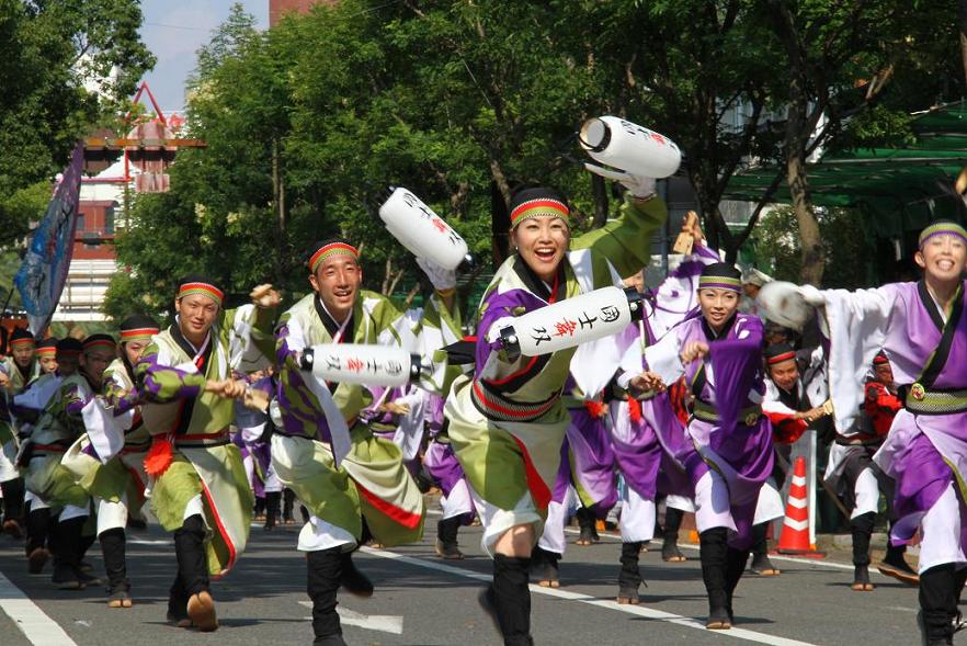 画像: <女性限定ひとり旅>『<2泊目祭り会場徒圏内・両祭りとも桟敷席付>大塚国際美術館3時間滞在 淡路島・神戸北野異人館街とよさこい祭り・阿波おどり 3日間』|クラブツーリズム