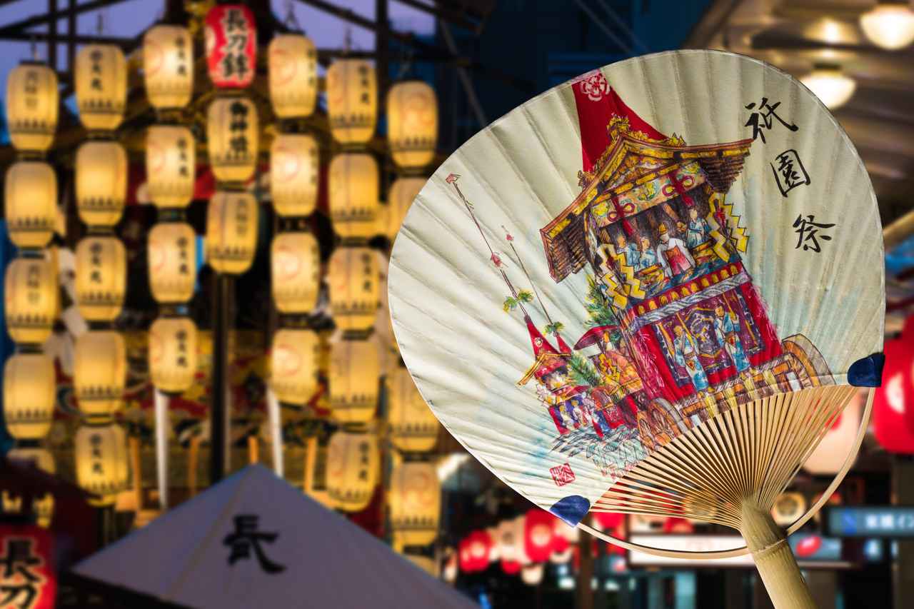 画像: 【ひとり旅プラン】祇園祭や海上花火を満喫！ 日本の夏を感じる風物詩ツアー5選 - singles （シングルス） - “おひとりさま”にフォーカスした情報サイト