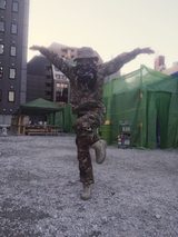 画像: 喜びの白鳥をイメージしたポーズ