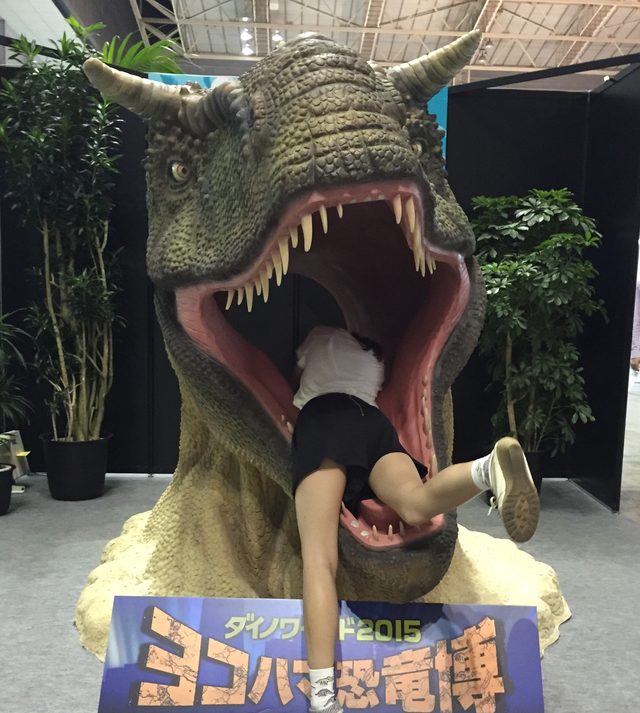 画像: カルノタウルスに飲み込まれる瞬間の生田晴香