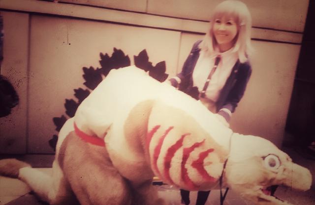 画像: ゴジラ第二形態と生田晴香