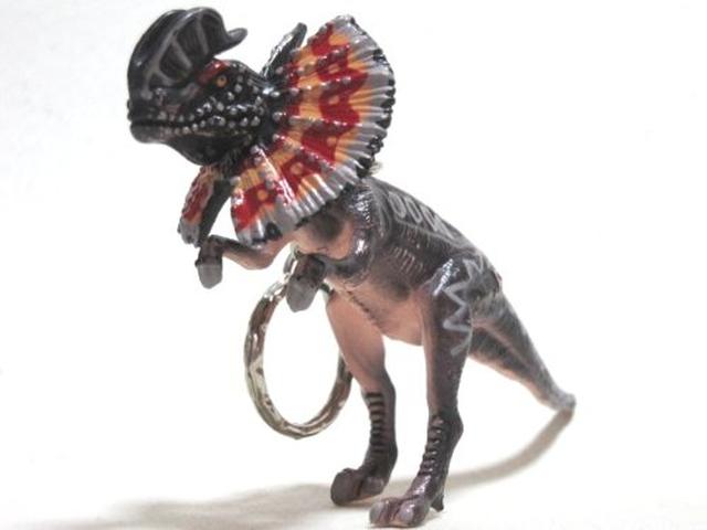 画像: ジュラシック・パークのディロフォサウルス www.amazon.co.jp