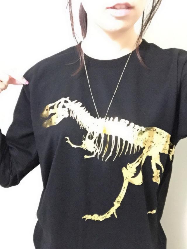 画像: 恐竜ロンTを着てみました。