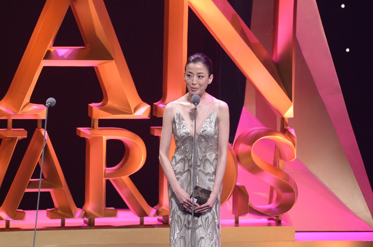 画像3: 続報!!! アジアン・フィルム・アワード授賞式。祝!!!池脇千鶴 中谷美紀。 宮沢りえはプレゼンターとして登場!