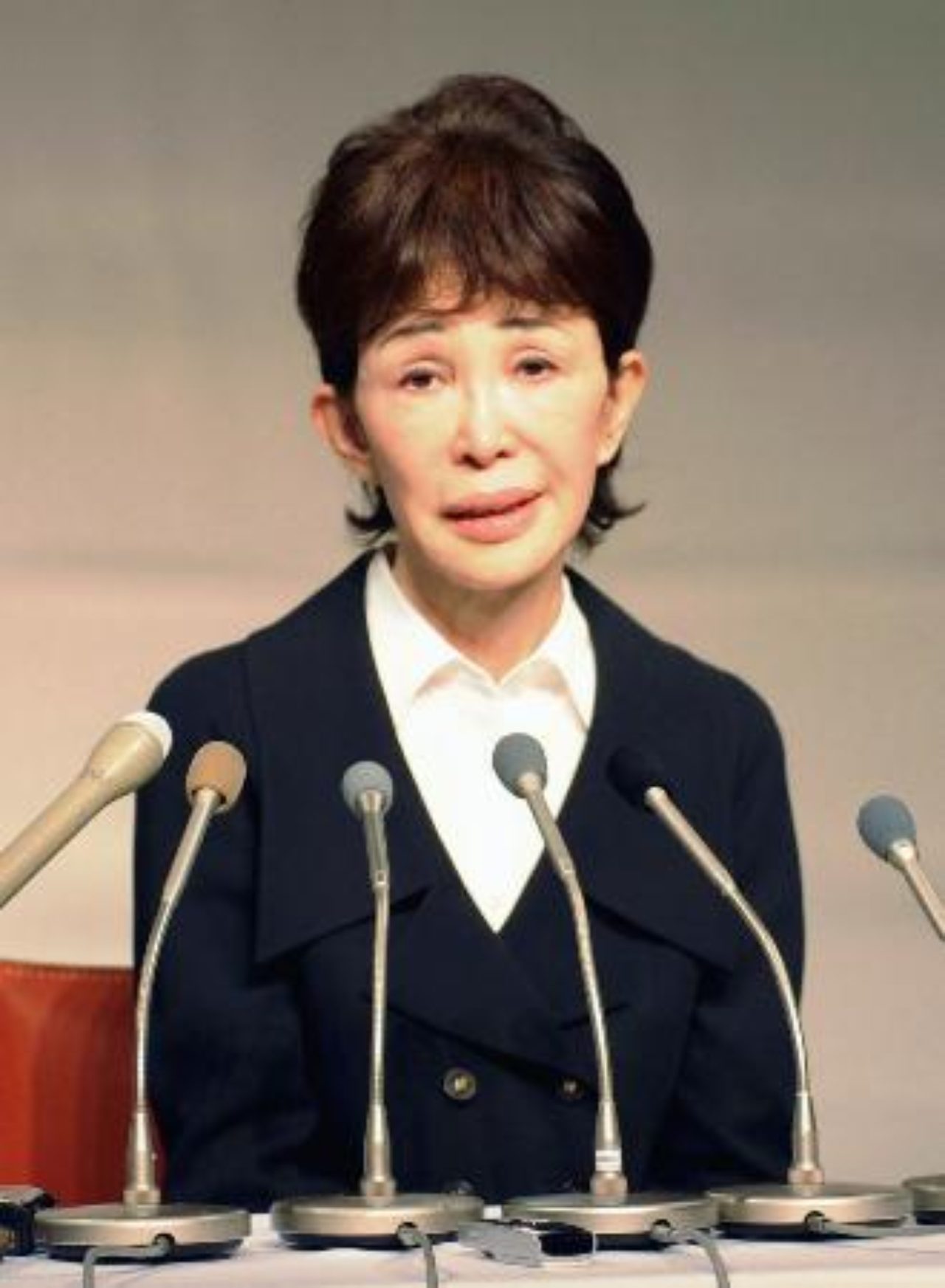 愛川欽也　うつみ宮土理　サイン色紙 うつみ宮土理さんが初めて公の場で会見 愛川さんに「ありがとう