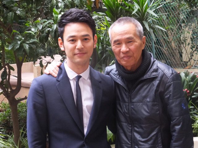 画像: ホウ・シャオシェン監督8年越しの武侠映画『黒衣の刺客』に出演の妻夫木聡と。
