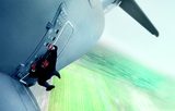 画像: 『ミッション:インポッシブル/ローグ・ネイション』 原題:MISSION:IMPOSSIBLE ROGUE NATION 日本公開:2015年8月7日(金)、全米公開:2015年7月31日(金) 監督:クリストファー・マッカリー『アウトロー』監督、『オール・ユー・ニード・イズ・キル』『ユージュアル・サスペクツ』脚本 出演:トム・クルーズ(イーサン・ハント)、ジェレミー・レナー(ウィリアム・ブラント/『ハート・ロッカー』)、サイモン・ペッグ(ベンジー・ダン/『スター・トレック』シリーズ)、レベッカ・ファーガソン(イルサ・ファウスト/『ヘラクレス』)、ヴィング・レイムス(ルーサー・スティッケル/『MI』シリーズ)、ショーン・ハリス(『プロメテウス』)、アレック・ボールドウィン(アラン・ハンリー(CIA長官)/『レッド・オクトーバーを追え!』) 公式HP: http://missionimpossiblejp.jp/ 公式Facebook: https://www.facebook.com/missionimpossibleJPN