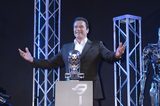 画像: 『ターミネーター:新起動/ジェニシス』 いよいよ今週7月10日(金)全国ロードショー! T-800ターミネーターが六本木に600体大量発生!! シュワが遂に日本にアイルビーバック!! シュワ、オーラ全開!エミリア、美しさ全開! 西内まりや、シュワからのキスに感激全開! 7月6日(月) ジャパンプレミア開催レポート