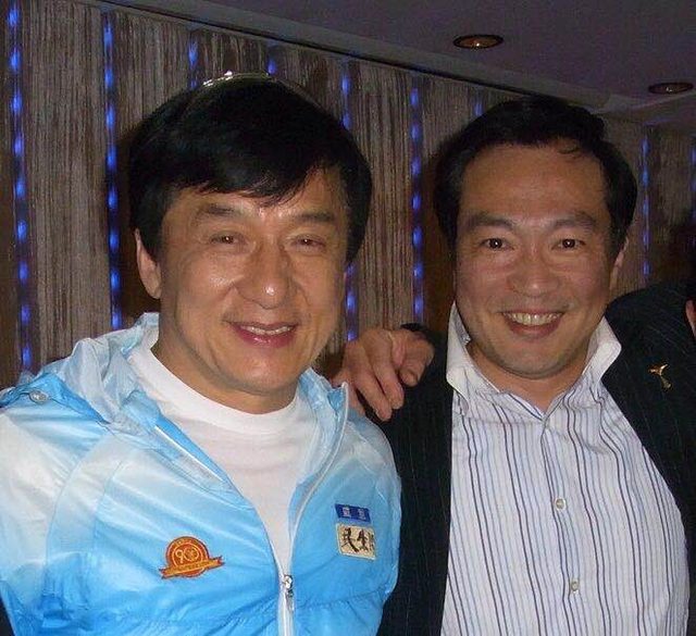 画像: ジャッキー・チェンと黄実