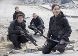 画像: 『ハンガー・ゲーム FINAL: レボリューション』(11月20日公開)最新映像公開 TM&(C)2015 LIONS GATE FILMS INC.ALL RIGHTS RESERVED. http://www.oricon.co.jp/news/2057843/full/