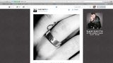 画像: サム・スミスのTwitterの写真。指輪はスペクター---