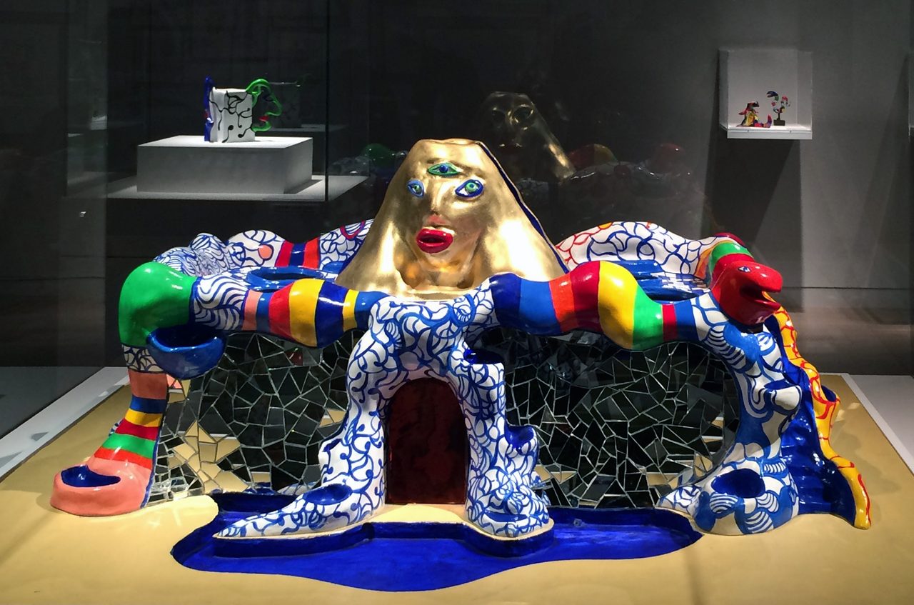 画像: ニキ美術館のための模型 1989年 ビ ニ ー ル 塗 料 、金 箔 、鏡 、ポ リ エ ス テ ル 40 × 93 × 80 cm Yoko増田静江コレクション photo©cinefil