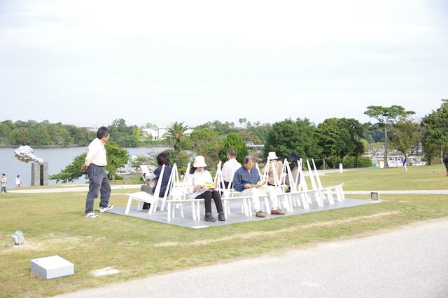 画像: 会場風景-宇部興産株式会社賞「空をみんなで眺める」志賀政夫- photo(C)cinefil art review