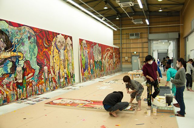 画像: 村上 隆 《五百羅漢図》制作風景 撮影:Aminaka Kenta