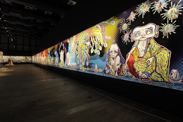 画像: 村上 隆 《五百羅漢図》 2012年 アクリル、カンバス、板にマウント 302 x 10,000 cm 個人蔵 展示風景:「Murakami - Ego」アル・リワーク展示ホール、ドーハ、2012年 撮影: GION ©2012 Takashi Murakami/Kaikai Kiki Co., Ltd. All Rights Reserved.