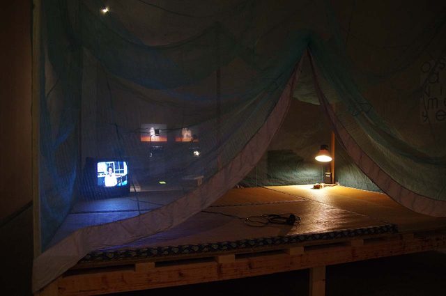 画像: -「Senzu Shogakkou(部分)」The Future、元行まみ - photo(C)mori hidenobu -cinefil art review