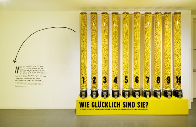画像: MAK Exhibition View, 2015, STEFAN SAGMEISTER: The Happy Show, How happy are you? MAK DESIGN LAB © MAK/Aslan Kudrnofsky