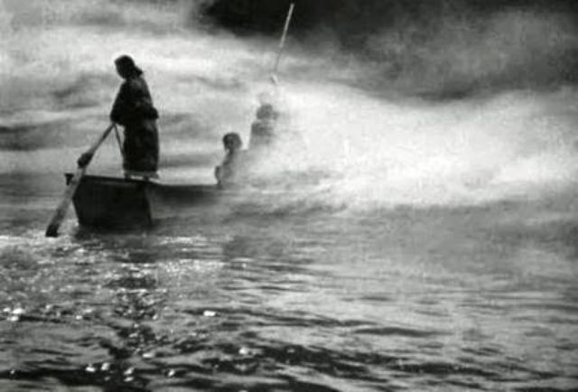画像: 溝口健二監督の『雨月物語』(1953年)における、この琵琶湖の湖面を行くシーン ©cinefil nishina hideaki