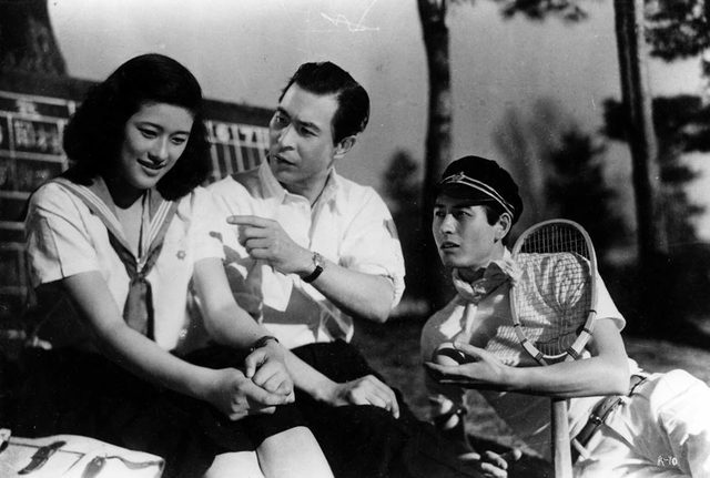 画像1: 『青い山脈』 1949(昭和24)年藤本プロ・東宝作品/91分・モノクロ 原作:石坂洋次郎 脚色:今井正、井手俊郎 監督:今井正 製作:藤本真澄 京都文化博物館 映像情報室 The Museum of Kyoto, Kyoto Film Archive