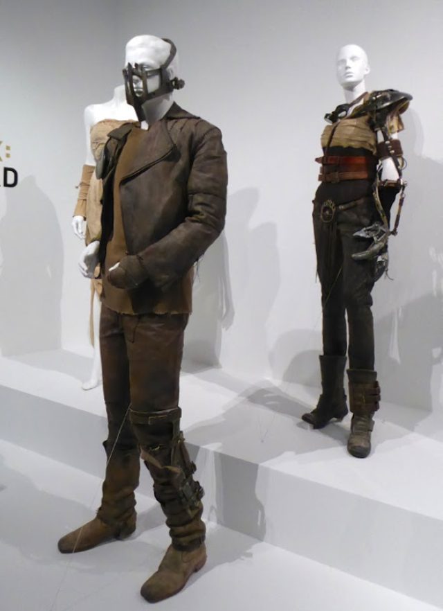 画像1: http://hollywoodmoviecostumesandprops.blogspot.jp/2016/02/oscar-nominated-mad-max-fury-road-movie.html #.Vr_ZM_Vi3xw.twitter%20