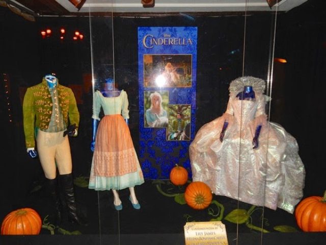 画像: http://hollywoodmoviecostumesandprops.blogspot.jp/search/label/Cinderella