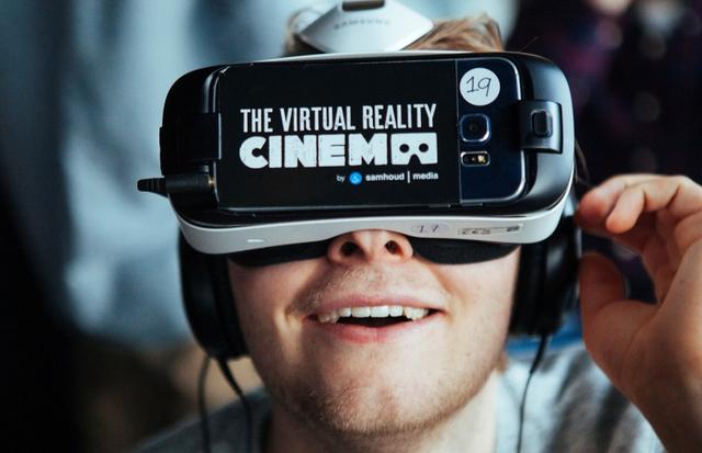 画像1: http://venturebeat.com/2016/03/05/virtual-reality-movie-theaters-are-now-a-thing/