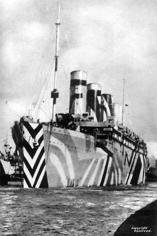 画像: 客船タイタニック号の姉妹船、イギリス商船オリンピック / RMS Olympic (c.1918) - The identical sister ship to RMS Titanic publicdomainreview.org
