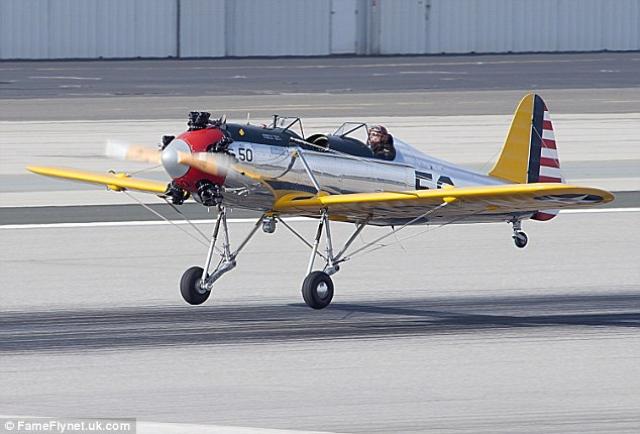 画像: 普段は、サンタモニカ・エアポートに格納されている愛機、PT-22 two-seater vintage plane www.dailymail.co.uk