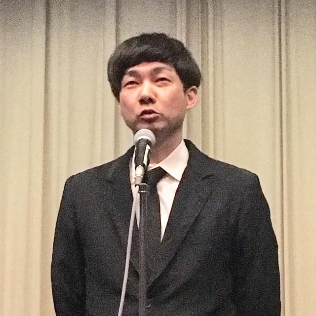 画像: 受賞スピーチをする松永大司監督