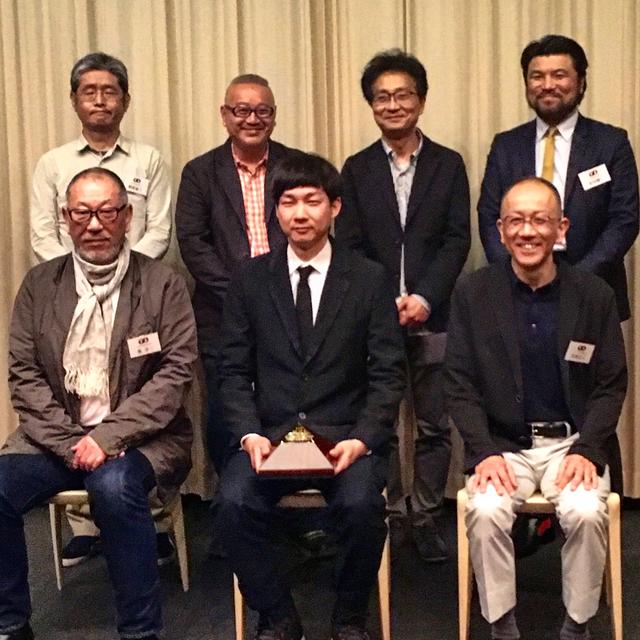 画像: 上左から敬称略で朝原雄三選考委員(以下、同)、原田 徹、小中和哉、本田隆一、下左から崔洋一協会理事長、松永大司監督、石岡正人選考委員長