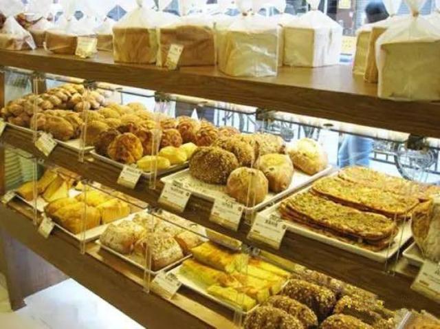 画像: 中国のパン屋の様子 http://sh.sina.com.cn/food/shwd/2015-11-24/1506174536_3.html