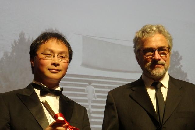 画像: マイケル・デュドク・ドゥ・ヴィット監督とのツーショット Photo by Yoko KIKKA
