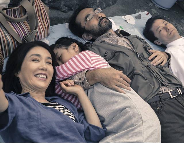 画像: 深田映画常連の古舘寛治も https://www.facebook.com/fuchimovie/ (C)2016映画「淵に立つ」製作委員会/COMME DES CINEMAS