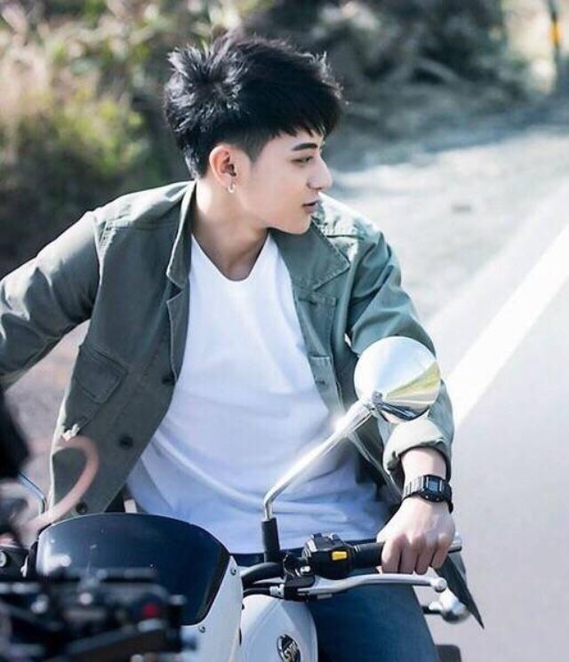 画像1: http://weibo.com/p/100120181051