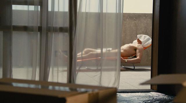 画像6: © RPC HIGH-RISE LIMITED / THE BRITISH FILM INSTITUTE / CHANNEL FOUR TELEVISION CORPORATION 2015
