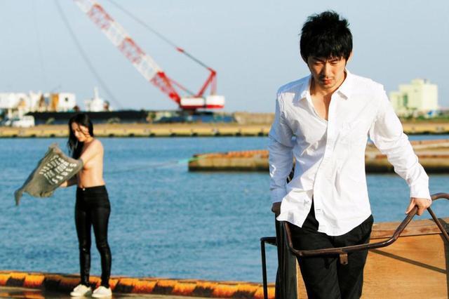 画像: 『風に濡れた女』場面 http://www.daily.co.jp/gossip/2016/07/13/0009281700.shtml
