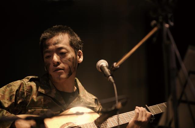 画像1: 七尾旅人、初となるライブ映像作品『兵士A』。 8月15日の終戦記念日より渋谷アップリンクで上映が決定しました。