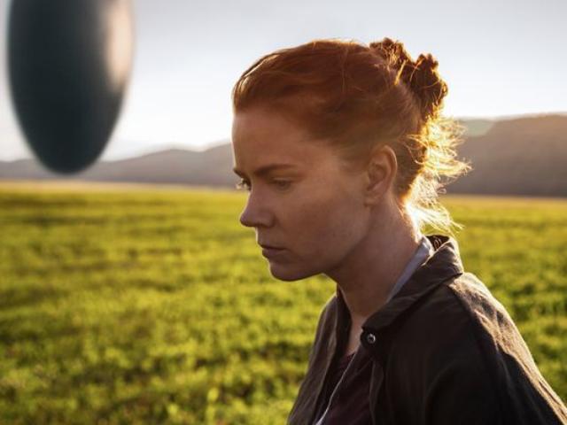 画像: http://www.indiewire.com/2016/08/arrival-trailer-denis-villeneuves-amy-adams-jeremy-renner-best-actress-oscar-1201714471/
