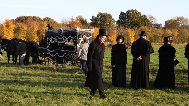 画像: http://www.ouest-france.fr/normandie/pierrefitte-en-auge-14130/cinema-stephane-brize-tourne-un-film-dans-le-pays-dauge-3802884