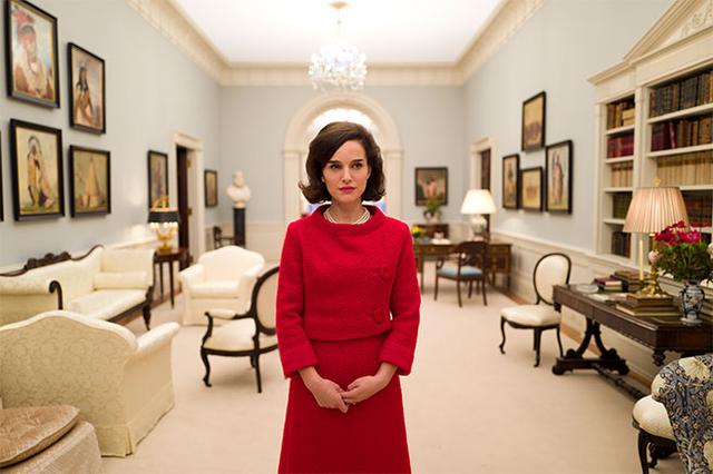 画像: http://www.joblo.com/movie-news/1st-look-at-natalie-portman-as-jacqueline-kennedy-in-pablo-larrains-jackie-207