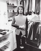 画像: Paul in his First shop:ポール・スミス1号店 © Paul Smith Ltd.