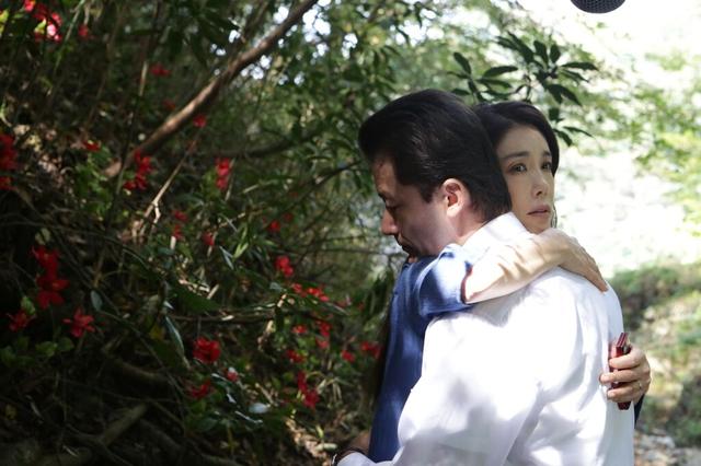 画像2: ©2016映画「淵に立つ」製作委員会/COMME DES CINEMAS