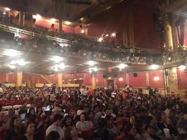 画像1: トロントで初の公式上映!1400人の観客が衝撃、そして、拍手喝采! ”ものすごい吸入力!息が止まりそうなくらい強烈だった!“ ”新たなジャンルの映画の誕生だ!“