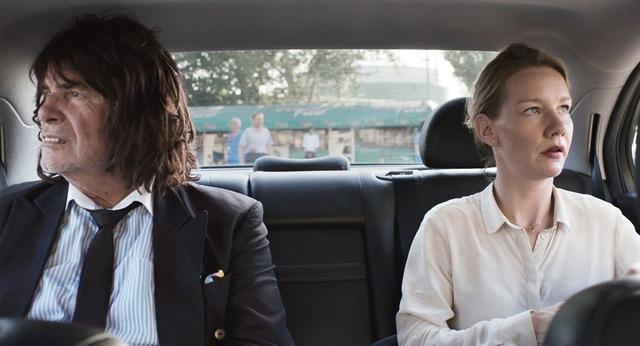 画像: http://freshfromthetheatre.com/tiff-2016-review-toni-erdmann/