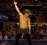 画像: http://www.usmagazine.com/celebrity-news/news/matthew-mcconaughey-not-returning-for-magic-mike-2-costar-claims-2014196