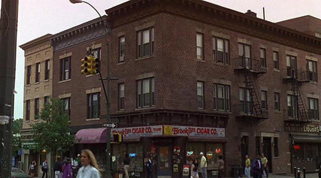 画像: http://onthesetofnewyork.com/blueintheface.html