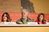 画像: 『ジュリエッタ』のカンヌ記者会見:左からアドリアーナ・ウガルテ、P・アルモドバル監督、エマ・スアレス Photo by Yoko KIKKA