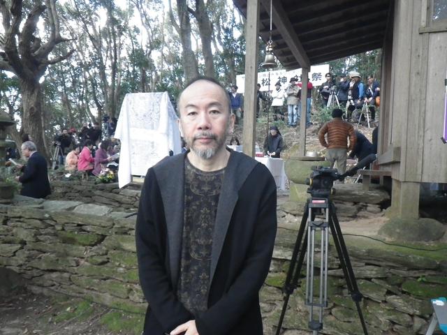 画像2: “隠れキリシタン”の聖地に立つ塚本晋也!『沈黙』を深める長崎の旅は、いよいよ最終地サン・ジワン枯松神社の祭りの訪問へ―