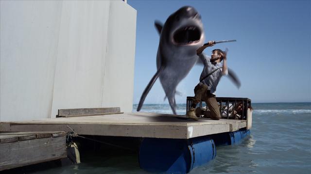 画像: 人間か。鮫か。『PLANET OF THE SHARKS 鮫の惑星』